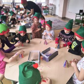 Rodzinne spotkanie z Majewscy Team – Technologia i Magia Świąt w grupie Bratki