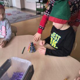 Rodzinne spotkanie z Majewscy Team – Technologia i Magia Świąt w grupie Bratki