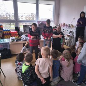 Rodzinne spotkanie z Majewscy Team – Technologia i Magia Świąt w grupie Bratki