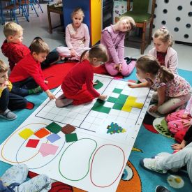 🎄 Kodowanie na dywanie w świątecznym klimacie- Różyczki