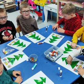 🎄 Kodowanie na dywanie w świątecznym klimacie- Różyczki