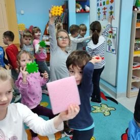 „W krainie figur” - Różyczki