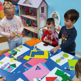 „W krainie figur” - Różyczki