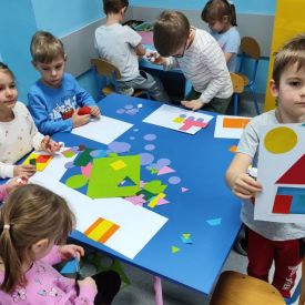 „W krainie figur” - Różyczki