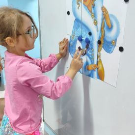  „Niezwykła podróż po wierszach Marii Konopnickiej, Jana Brzechwy i Juliana Tuwima” - Różyczki