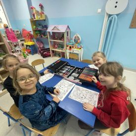 Podróż Różyczek przez poezję Jana Brzechwy