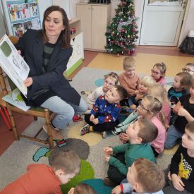 Zajęcia czytelnicze z rodzicami- Fiołki