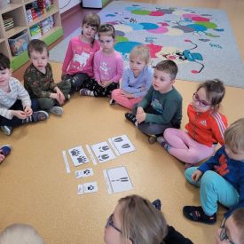 Zajęcia czytelnicze z rodzicami- Fiołki