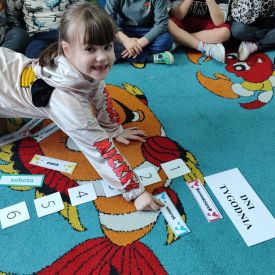 „Poznajemy cyfrę siedem z wierszem Jana Brzechwy”