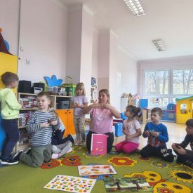 TĘCZA ZMYSŁÓW:KAŻDY Z NAS JEST WYJĄTKOWY.