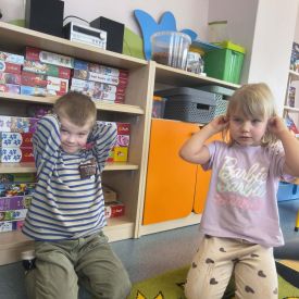 TĘCZA ZMYSŁÓW:KAŻDY Z NAS JEST WYJĄTKOWY.