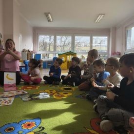 TĘCZA ZMYSŁÓW:KAŻDY Z NAS JEST WYJĄTKOWY.