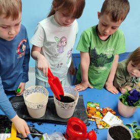 🌼„Zielony ogródek  – Różyczki witają wiosnę”🌷