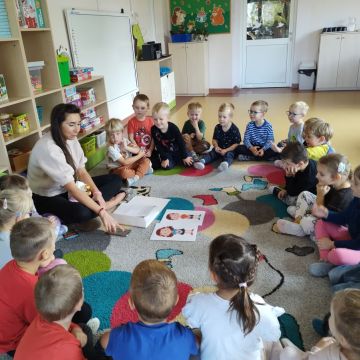 ZAJĘCIA Z NEUROLOGOPEDĄ Z PORADNI PSYCHOLOGICZNO-PEDAGOGICZNEJ 
