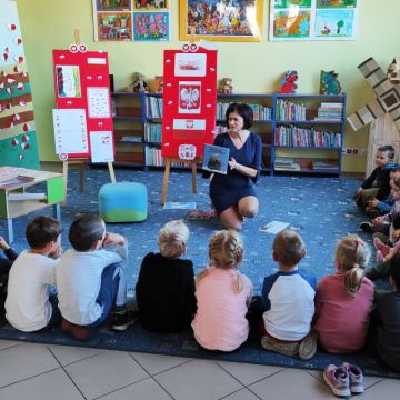 Zajęcia patriotyczne w bibliotece