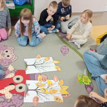 Zajęcia z angielskiego z anglojęzyczną wolontariuszką w Bratkach i Tulipanach