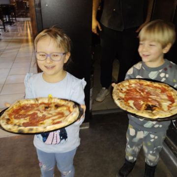 Warsztaty Pizzy w Głodnej Małpce  z okazji Światowego  Dnia Pizzy w grupie Fiołki