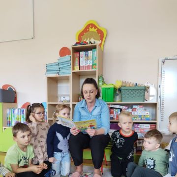 Realizacja projektu "Rodzice czytają przedszkolakom"