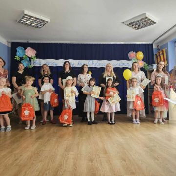 Konkurs recytatorski „Wiele wierszy znamy, lecz Chotomskiej uwielbiamy”.