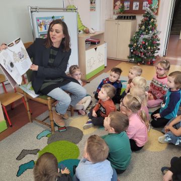 Zajęcia czytelnicze z rodzicami- Fiołki