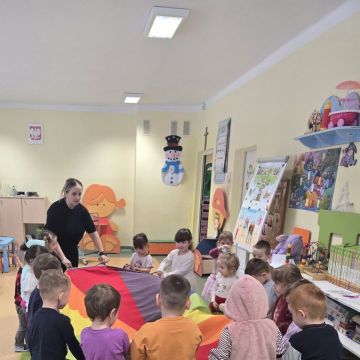 Zabawy z chustą animacyjną