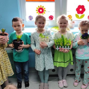 🌼„Zielony ogródek  – Różyczki witają wiosnę”🌷